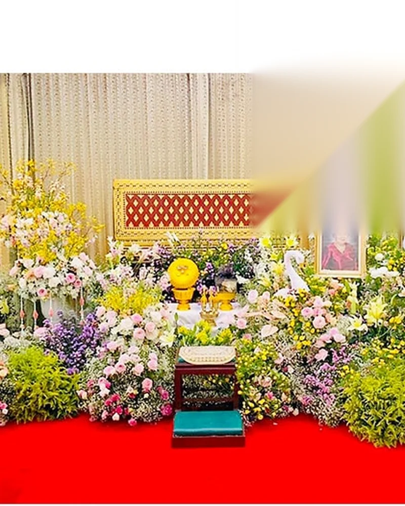 ดอกไม้หน้าศพและดอกไม้ประดับเมรุในวันฌาปนกิจ
