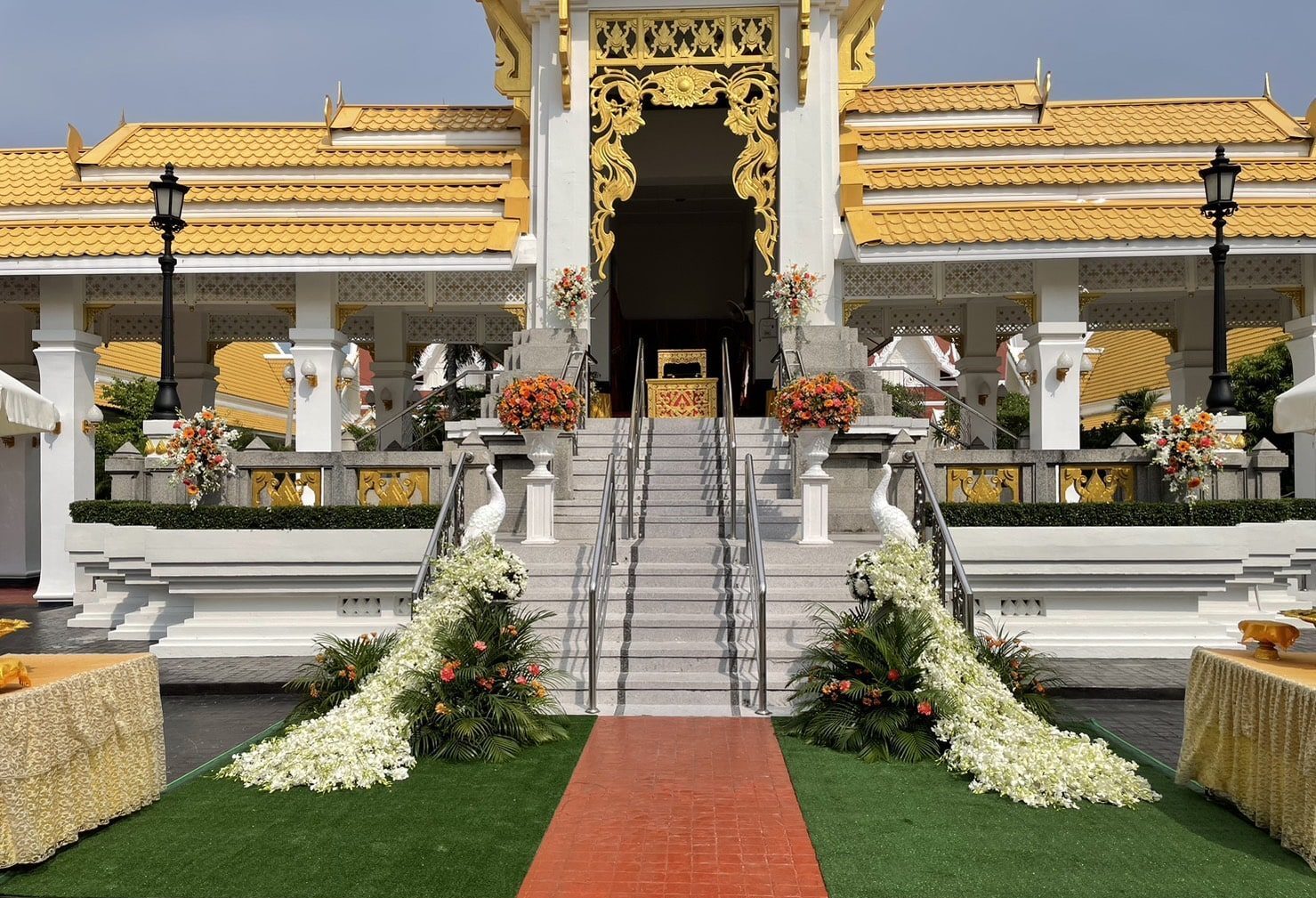 พวงหรีดดอกไม้หน้าเมรุ วัดสิตาราม ส่งถ