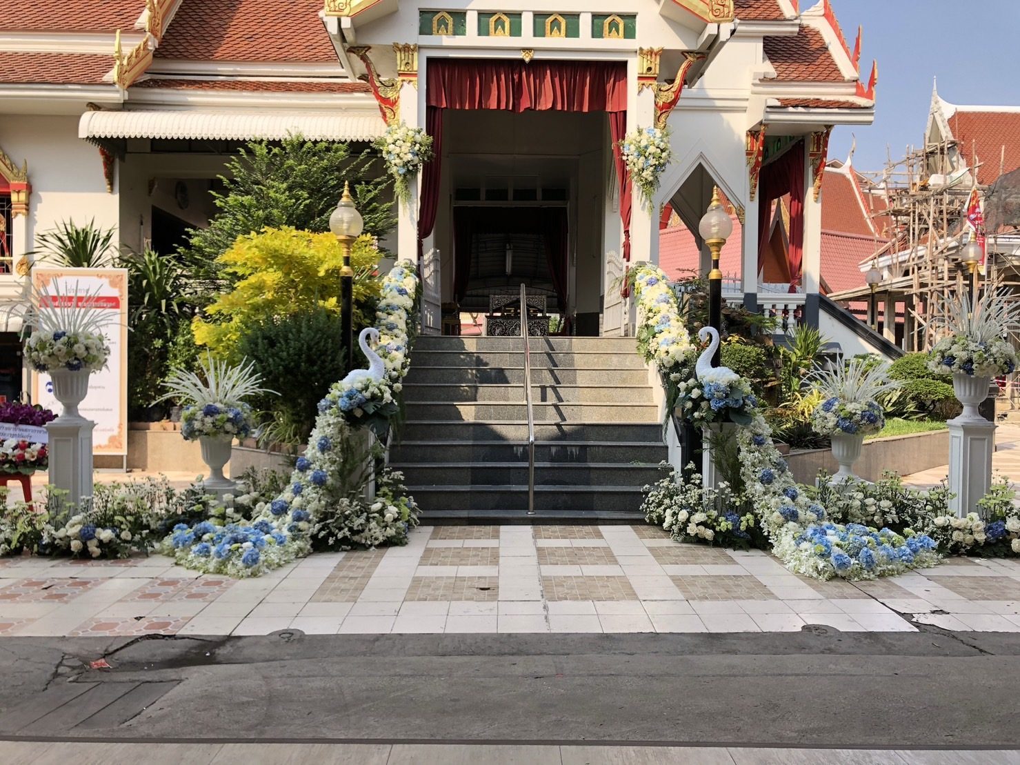 ดอกไม้หน้าเมรุ วัดจอมสุดาราม ส่งถึงวัด กรุงเทพฯ