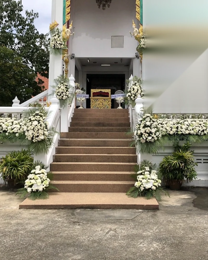 ดอกไม้ประดับหน้าเมรุ ชุดมาตรฐาน ส่งด่วนถึงวัด กทม.